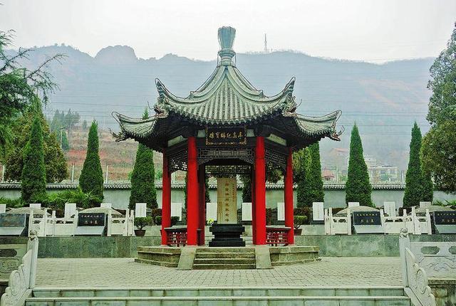 革命旧址破败不堪无人问津 却在不远处建新馆_商洛市