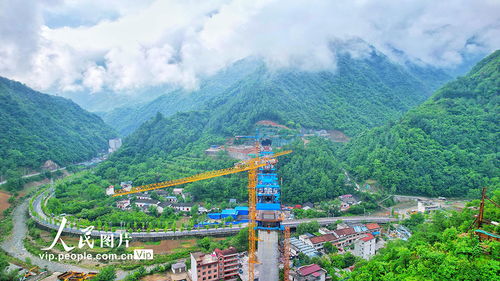 五一假期，陕西商洛建设正酣